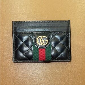 NWOT Gucci Black Marmont Quilted Leather Card Holder with Gold GG Logo